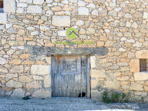 Casa en venta en Velilla de San Esteban