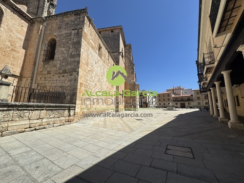 Edificio en venta en El Burgo de Osma
