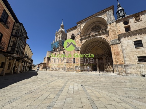 Edificio en venta en El Burgo de Osma