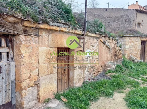 Bodegas en venta en San Esteban de Gormaz